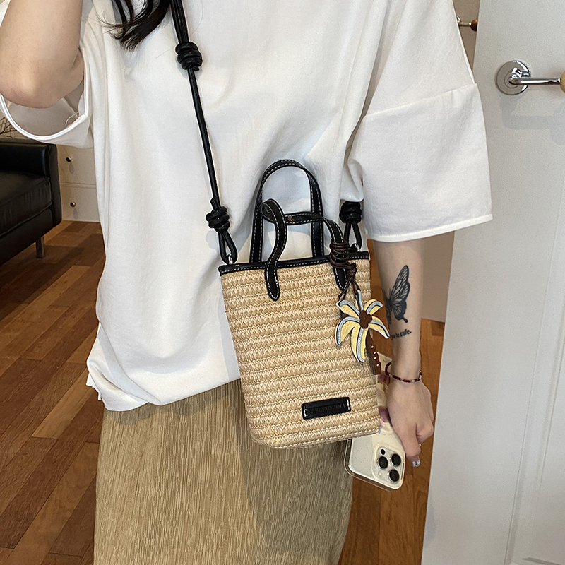 Women Mini Straw Woven Bucket  - Women'S Fashion Trends Spring 2026 recension och pris