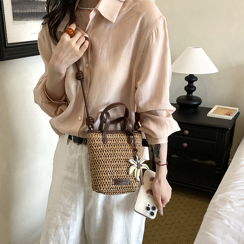 Women Mini Straw Woven Bucket  - Women'S Fashion Trends Spring 2026 recension och pris