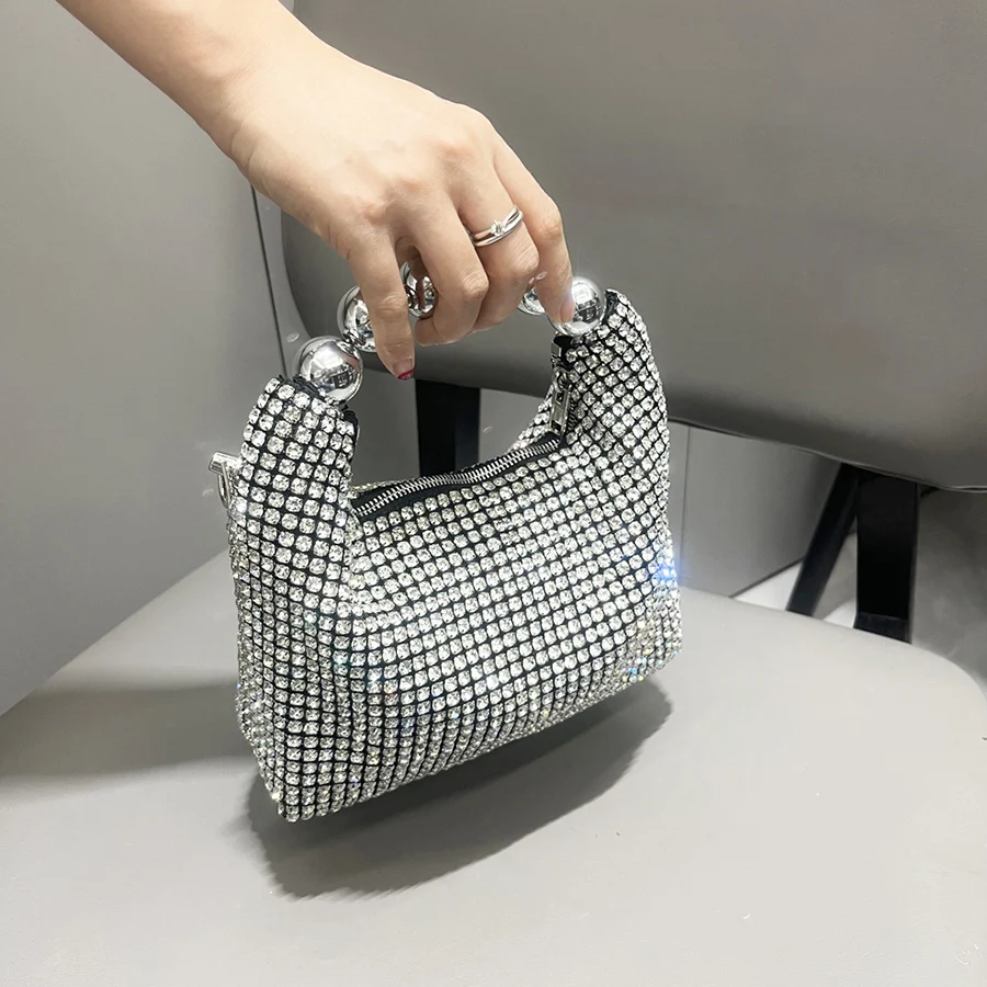 Shiny Silver Rhinestone Clutch - Women'S Fashion Boutique recension och pris